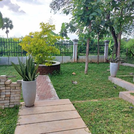 Green Shield Resort Anuradhapura Ngoại thất bức ảnh