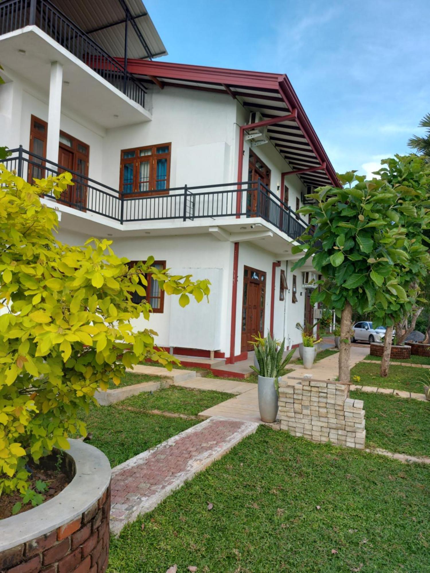 Green Shield Resort Anuradhapura Ngoại thất bức ảnh