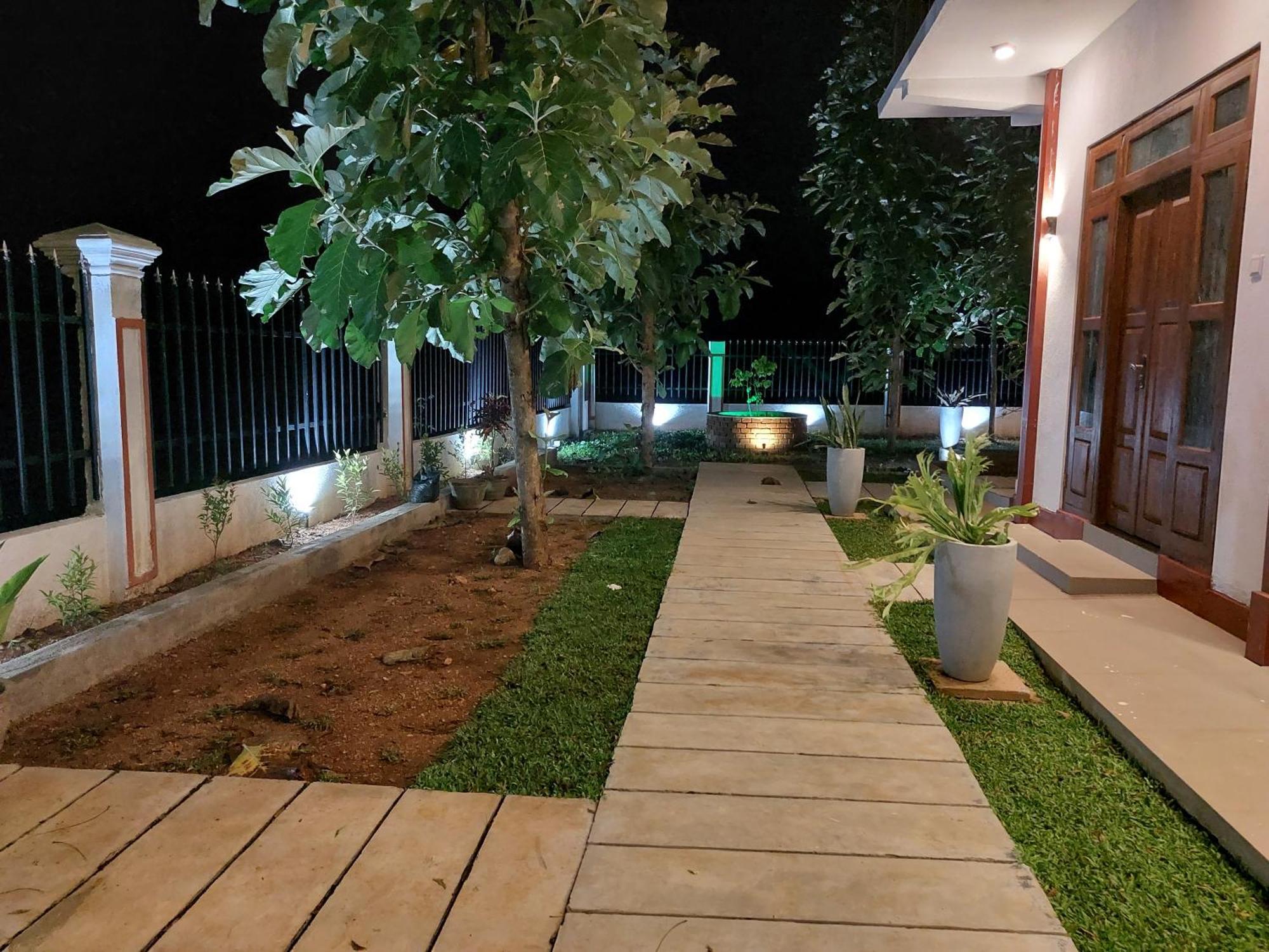 Green Shield Resort Anuradhapura Phòng bức ảnh
