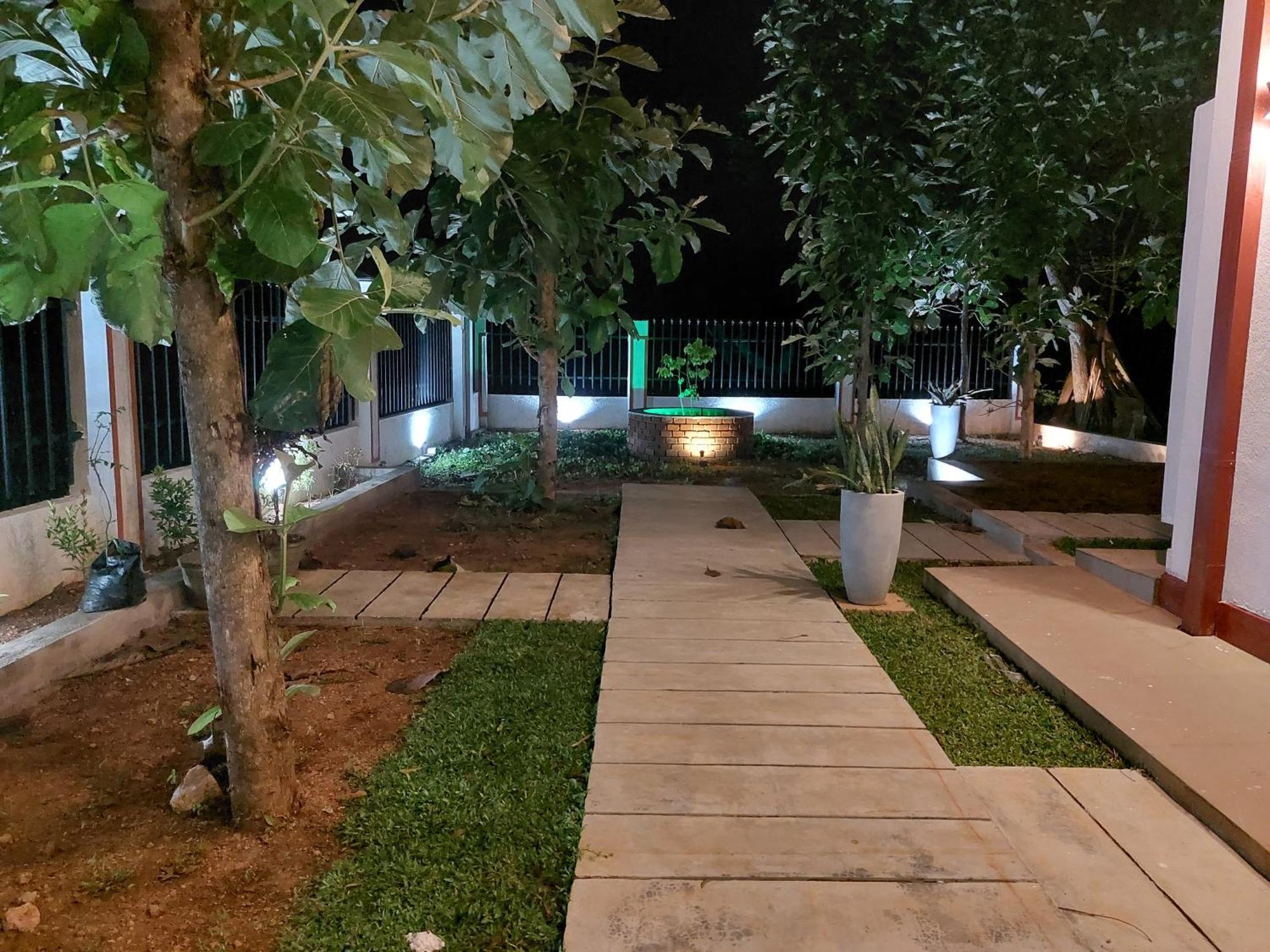 Green Shield Resort Anuradhapura Phòng bức ảnh